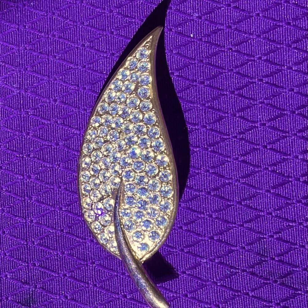 3/$20Elegant Gold  Leaf Brooch with Crystals